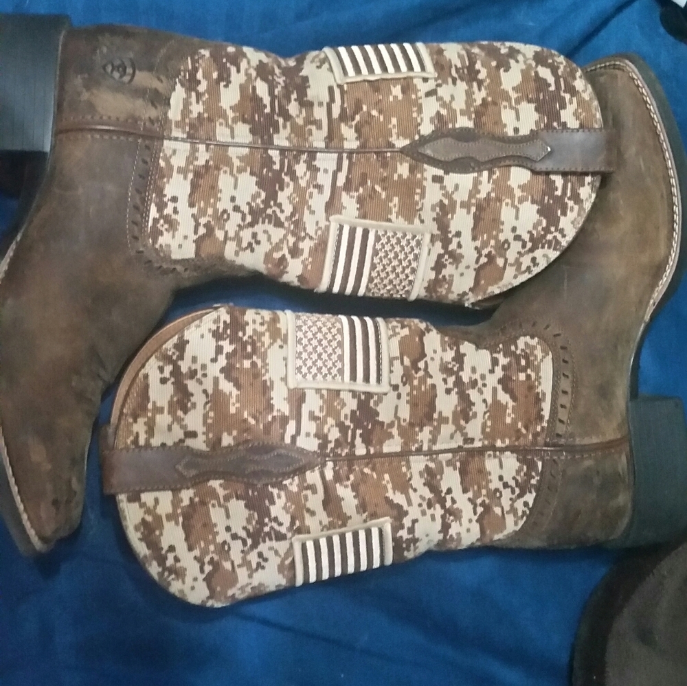 Ariat boots size 8 female